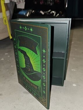 New Spells & Potions Decorative Storage Box – Dark Green